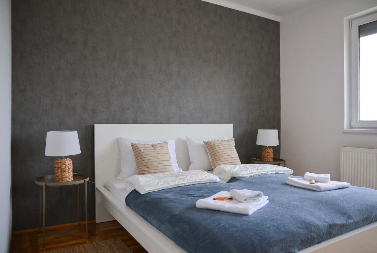 Crown Apartment 2 Суботиця Екстер'єр фото