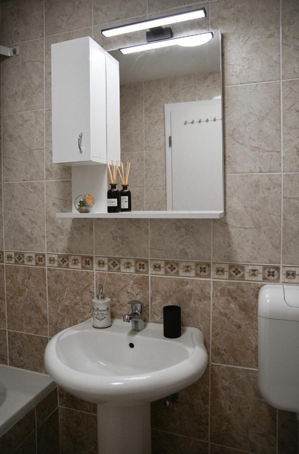 Crown Apartment 2 Суботиця Екстер'єр фото